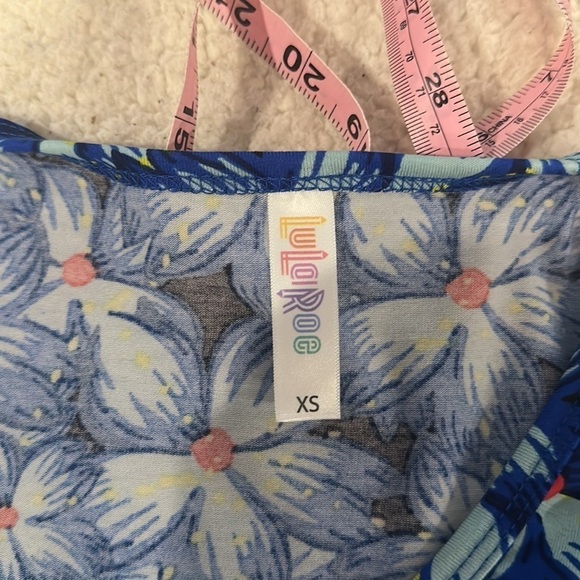 NWT LulaRoe short sleeve shirt size XS women’s - Picture 4 of 7